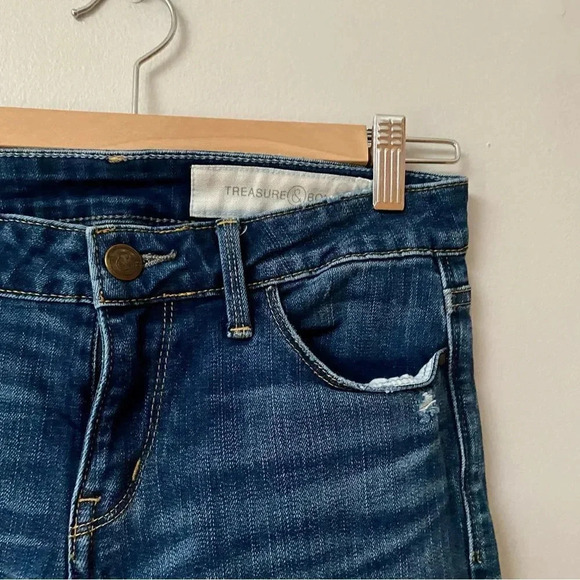 Treasure & Bond Skinny Jeans 27 Medium Blue Wash Distressed Stretch Denim - Picture 2 of 13